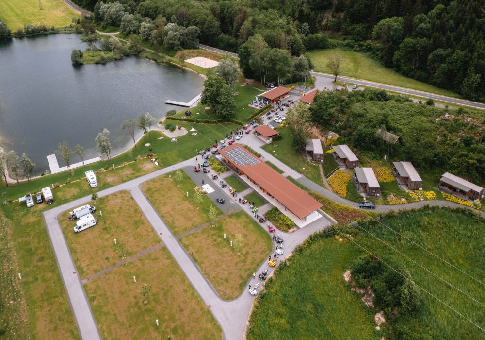 Seecamping Kleblach Lind - unsere Anlage befindet sich direkt am Badesee.