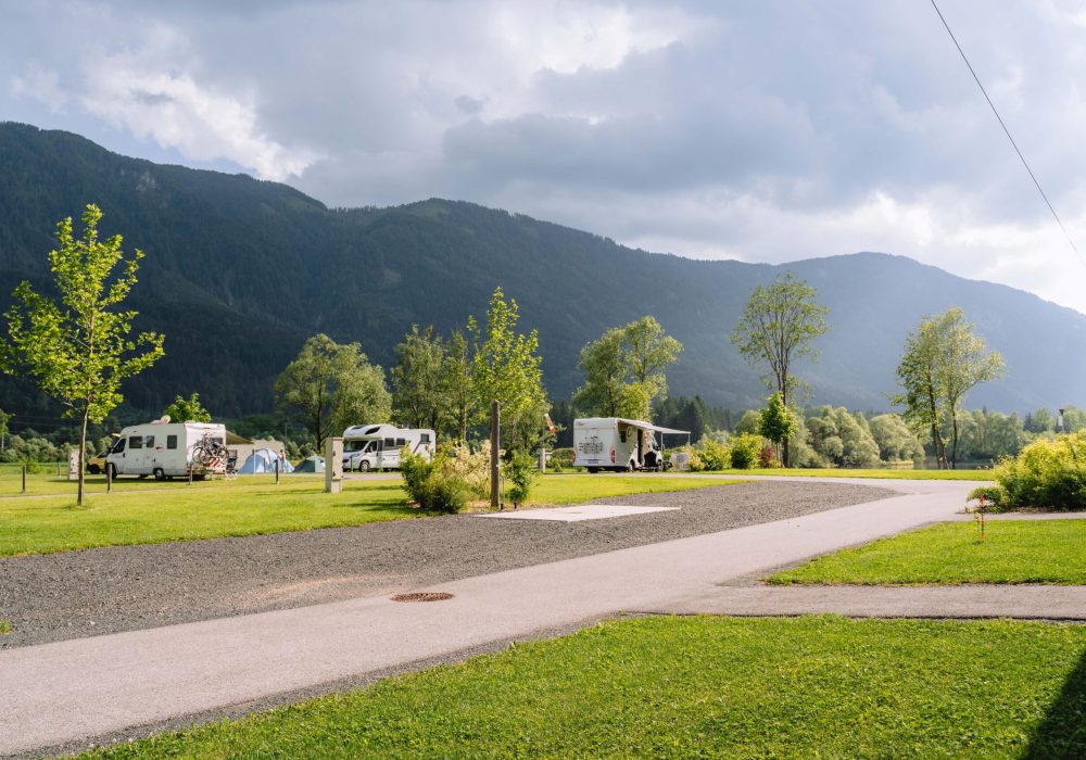 Unser Campingplatz bietet großzügige Stellplätze, moderne Sanitäranlagen, Gratis WLAN und ein Bistro.